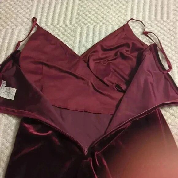 Guilty Pleasure asymmetrical bodycon Velvet Dress - Picture 7 of 7